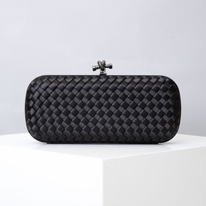 Evening Bags Hand-woven Bags Women Evening Bag Clutch Purses Fashion Simple Shoulder Crossbody Bags Ladies Casual Banquet Dress Bag for Party 230923