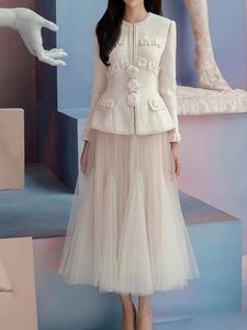 İki Parça Elbise Setleri Yeni Sonbahar Kış Üç Boyutlu Çiçek Boncuk Yün Üst İki Parçalı Set +Kadın Örgü Uzun Etek Setleri 2024