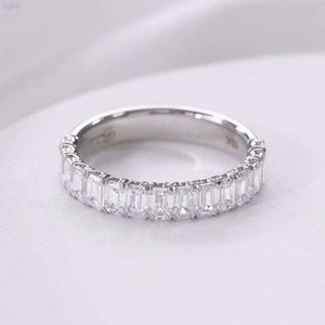 İnce Nişan Takı Yarım Sonsuzluk Yüzüğü 925 Gümüş 14K Altın Emerald Cut VVS Moissanit Elmas Aly Band Ring Kadınlar için