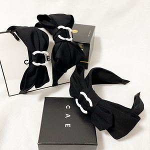 Saf Siyah Kumaş Saç Bandı Moda Büyük Boyut Yay Head Band Basit Kore tarzı Yeni Saçjewelry Tasarımcı Lüks Aşk Hediye Baş Bandı Doğru Logo