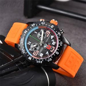 Lüks Erkekler İzle Avenger Quartz Dayanıklılık Pro Designer Watch Chronograph Montre Çok Renkler Kauçuk Kayış Kollwatches Resmi Sport SB048
