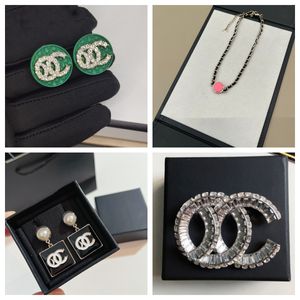 Новое модное ожерелье/серьги, популярный браслет/брошь с дизайнерским покрытием, круглый кулон-пасьянс с искусственным бриллиантом, Halo для женщин и девочек
