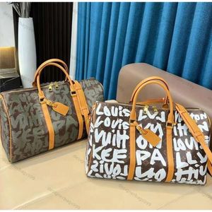 Homens de luxo designers duffle bag mulheres sacos de viagem mão bagagem designer bolsa de viagem bolsas de couro grande cross body bag totes 45cm de alta qualidade