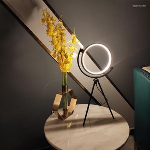 Masa lambaları Nordic Yaratıcı Yüzük Led Lambalı Oturma Odası Kahve Tv Dolabı Dekoratif Işık RGB Senfoni Atmosfer
