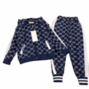Çocuk Giyim Toddler Marka Setleri 2023 Sonbahar Spor Takım Moda Erkek Kız Kızlar Kapşonlu Sweatshirt Pantolon Kıyafet Takım Çocuk Takip Boyutu 100cm-160cm A13