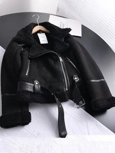 Женская зимняя винтажная замшевая короткая куртка из искусственного меха с мехом ягненка, женская толстая теплая мотобайк-черная куртка, женская куртка из искусственной кожи с поясом, верхняя одежда с поясом 230927