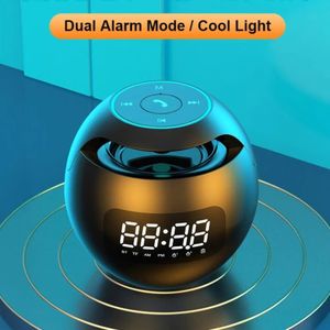 Настольные часы Мини-динамик Bluetooth Беспроводной звуковой ящик со светодиодным дисплеем Будильник Hi-Fi TF-карта MP3 Music Play 230921
