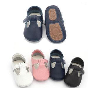 İlk Yürüyüşçüler Bebek Yürüyüş Ayakkabıları Kız Kızlar Anti-Slip Yumuşak Düz Crib Pu Deri Sabahları T-Bar Bebek Terlikleri Hafif Botlar