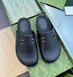 Tasarımcı ayakkabıları yeni stil unisex terlik moda baskı deri mektup kadın sandalet lüks düz çiftler eğlence ayakkabıları terlik erkekleri klasik retro yarım terlik