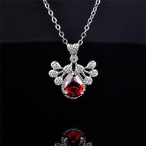 Подвесные ожерелья ярко -хрустальный красный ожерелье для павлина девушка ювелирные украшения высшего качества