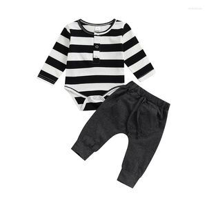 Giyim setleri erkek bebek giysileri iki parça set moda şerit baskı uzun kollu romper ve toddler için pantolon pantolon