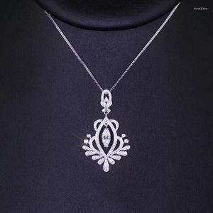 Collane con ciondolo Collana di lusso Fascino geometrico Intarsio di pavone Lucido Piccolo zircone Delicato Gioielleria di moda per le donne Regalo della festa nuziale