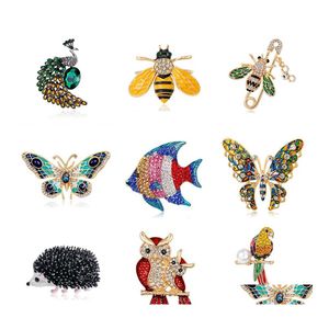 Pinos broches 2021 mti color esmalte ainmal para mulheres pav￵es abelhas borboleta hedgehog corwl fllamingo parrot cristal broche pinos de moda otyog