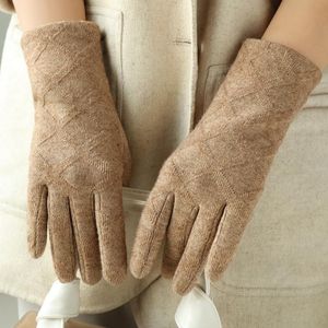 Пяти пальцев перчатки Winte Women Имитации кашемировой решетки вязаная шерстяная нить мода плюс бархатный сгущенный сенсорный экран теплые варежки