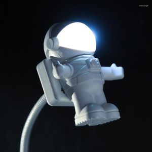 Ночные светильники мини -астронавт светодиодный свет DC 5V Гибкая USB -лампа для ноутбука, проводящее энергосбережение и практическое.
