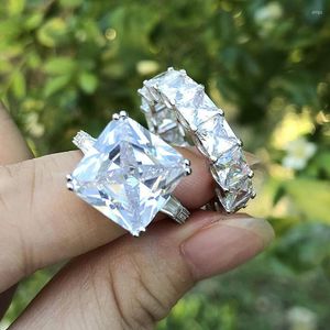 Küme halkaları kıvılcım elmas kare nişan yüzüğü kadınlar için 925 Sterlling Gümüş Kaynak El Giyim