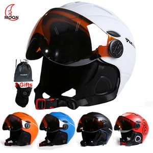 Protective Gear MOON Professional Halfcovered Ski Helmet Integrallymolded Sports man women snow Skiing Snowboard Helmets with Goggles cover p230801
