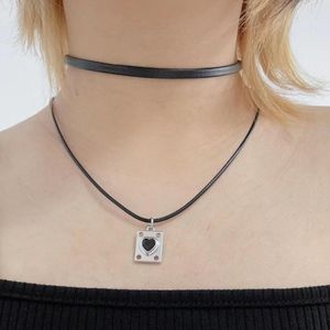 Anhänger Halsketten Y2K Doppelschicht Quadratische Karte Schwarz Liebe Herz Halskette Für Frauen Punk Coole Hip-Hop Leder Seil Kette Choker schmuck