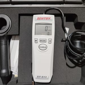 Luxmetro digitale portatile ST-513 Misuratori di luce UVAB Rivelatore radiometro UV ST513 Tester ultravioletto 4 cifre Doppio display