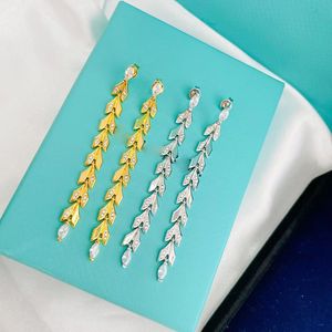 Marka Lüks Buğday Tasarımcı Yaprakları Saplama Küpe Kolyeleri Bilezikler Bangles Yüzük Mücevherleri 18K Altın Gümüş Bling Parlayan Pırlanta Tassel Küpe Küpe Küpe