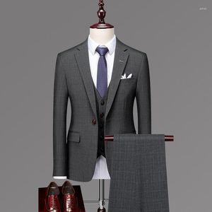 Erkekler Takım 2023 High-End erkek (takım elbise ve pantolon) iş gündelik resmi ceket ince oturan ziyafet gelinlik üç parçalı set