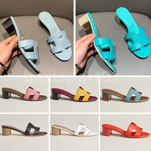 2023 Tasarımcı Chypre Terlik Kadın Deri Sandalet Erkekler Bayanlar Flip Flops Yaz Plajı Düz ​​Terlikleri Seksi Yüksek Topuklu Kutu 35-42 L3