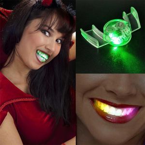 Cadılar Bayramı Parti Araçları LED ağız diş koruyucusu LED parlayan yanıp sönen parantılı parti parti ağızlık karnaval yenilik oyuncakları