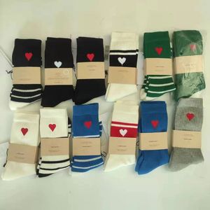 Lüks Erkek Çoraplar Tasarımcı Kadın Socks Luxe Sports Uzun Çorap Antibakteriyel Deodorant Renkli Saf Pamuklu Adam Kıdemli Retro Ter-Absorban Diz Çizgisi Çoraplar