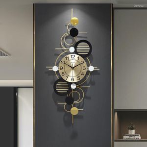 Duvar Saatleri Modern Minimalist Saat Oturma Odası Ev Şık ve Yaratıcı Işık Lüks Yemek Dekor Tasarımı