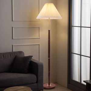 Zemin lambaları Serbest duran vintage tripod lambası modern tasarım ferforje cam top