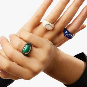 Fransız INS Yüksek Sınıf Doğal Malakit Beyaz Fritiller Drop Glaze Ring Niche Basit Moda Lüks Cazibesi Modaya Mücevher