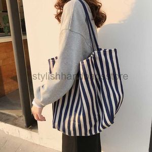 Omuz Çantaları T01 Yüksek Kapasiteli Kore Klasik Stripe Omuz Çantası Şık Basit Tuval Çantası Gelgit Sokağı Fotoğraf Bagstylishhandbagsstore