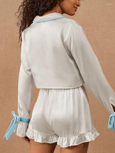 Tute da donna Pigiama da donna in raso con maniche lunghe, top abbottonato con design corto e pantaloncini con volant e fiocco - Perfetto