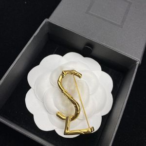 Brand New Stylish Brooch Women Simple Letters S18K Gold Plated Stainless Steel Brooch Simple Personalized Accessories Jewelry