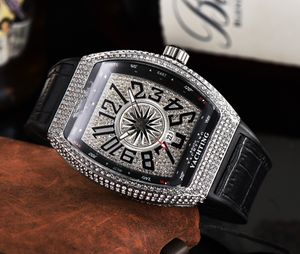 46mm Nuovo orologio classico di lusso per uomo Moda Tempo libero Business Cronografo Calendario Sport Orologi meccanici impermeabili
