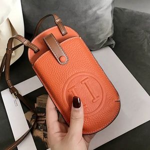 Luxurys marka telefon kılıfları kadın erkekler çapraz vücut zinciri telefon çantası moda tasarımcısı moda deri iPhone kasa çantası tüm modeller