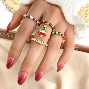 4pcs Noel Yüzük Seti Noel Baba Ağacı Elk Kolye Boncuklu Yüzükler Kadınlar için Kız Yeni Yıl Parmak Yüzük Dekor Mücevher Hediyeleri