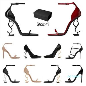 Tasarımcı Kadın Lüks Yüksek Topuklu Elbise Ayakkabı Glitter Perçinler Üçlü Siyah Çıplak Pembe Beyaz Teal Patent Deri Süet Moda Partisi Düğün Ayakkabı Spor Ayakkabıları Kutu