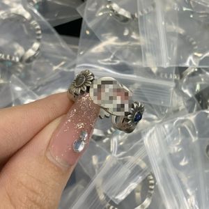 Yeni çift tasarımcı çiçek yüzüğü kuğu yeşil epoksi emaye halkaları gümüş kaplama halka trend eşleşen internet ünlü mücevher hediyeleri kutu cgr8 --666