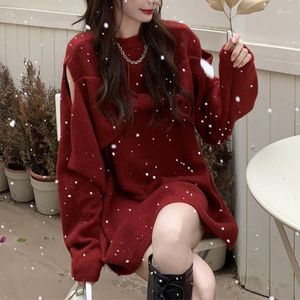 Kadın Sweaters 2023 Sonbahar Yay Omuz Dışı Kırmızı Süvari Tasarım Duygusu Niş Dışarıda Noel Tembel Stil Gelgit Giymek