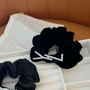 Special Design Crystal Letter Scrunchies Women Girl Letter Hair Band for Gift Party Fashion Hair Accessories