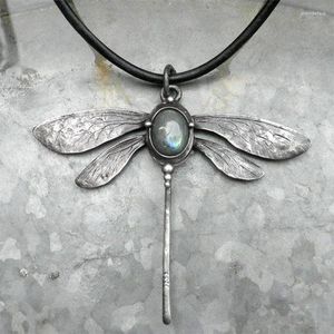 Kolye Kolyeler Vintage Böcek Dragonfly Moonstone Kolye Kadınlar Kızlar Cazibesi Deri Halat Coker Hiphop Accessoriese 908