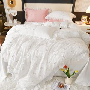 Yatak takımları beyaz saten 600tc Mısır pamuklu şık dantel ve 3d kelebek dekorasyon nevresim kapak set yatak sayfası yastık