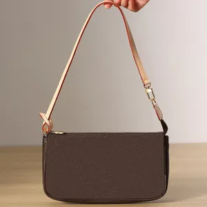 Kadın Tasarımcı Çantalar Omuz Çantası Lüks Çantalar Pochette Aksesuarları Crossbody Cüzdan Cüzdan Cüzdan Kart Tutucu E biriken Çanta Leydi Tasarımcı Çantası