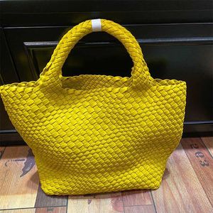 Luxurys çanta kadınlar b dokuma tasarımcı tote büyük kapasite tutamağı çanta gündelik yumuşak hobo çantaları bayan en kaliteli alışveriş 230815