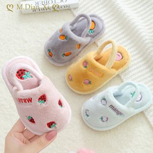 Slipper 2023 Baby Autumn Winter Children garotas impressão de frutas de lã de lã caseiro de peles de chinelos quentes meninos crianças não deslizam sapatos de algodão 230815