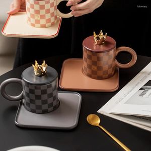 Xícaras pires simples xícara de café em cerâmica com tampa e placa coroa criativa de alta qualidade requintada sentimento avançado