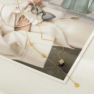 Moda bvlgr mücevher marka tasarımcısı kadın aksesuarları küçük bel titanyum çelik kolye roman dijital püskül yakalama zinciri küçük lüks tasarım alıcı takı