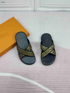 Новые дизайнерские скользящие детские сандалии буква печатана поперечная плетеная лента детские тапочки размером 26-35 летние детские ботинки упаковка 21 июня 21