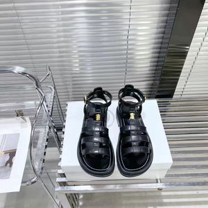 Celicy Triomphe Kadın Toka Sandal Lüks Tasarımcı Ayakkabı Kutu Gladyatör Cowhide Platformu Topuk Terlik Vintage Erkekler Lateks Slaytlar Slia Slayt Tatil Evi Mokar
